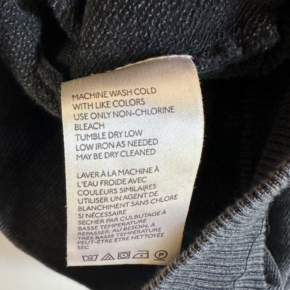 Anthropologie Pilcro Dark Gray Cropped V-Neck Women’s Shirt Size Small - Picture 10 of 11